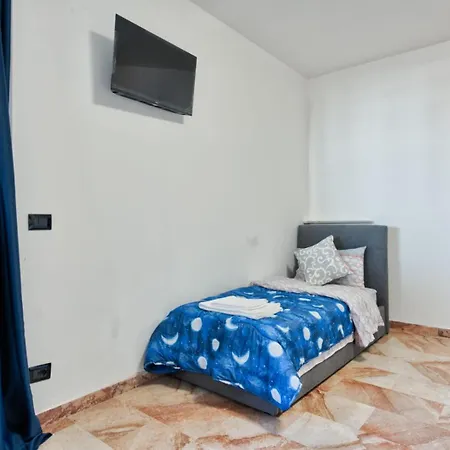 Easy Downtown Guest house